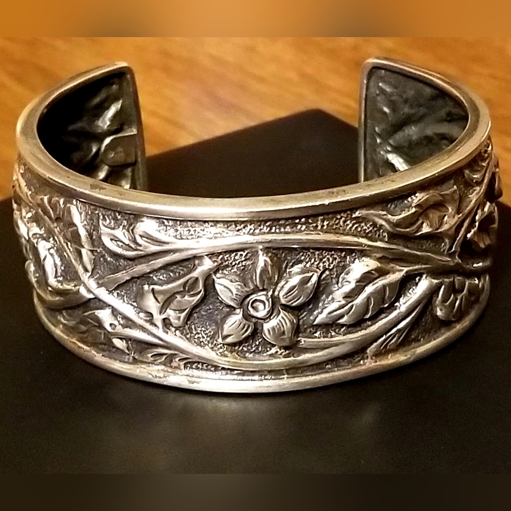 Rare Silpada Sterling Silver Flower Vine Cuff Bracelet